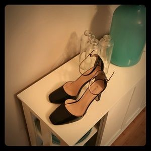 Black strappy pumps